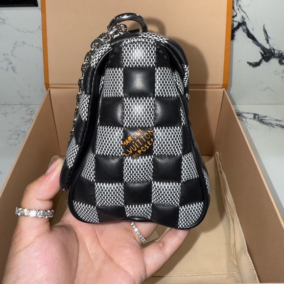Louis Vuitton Damier Twist BB - Picture 4 of 11